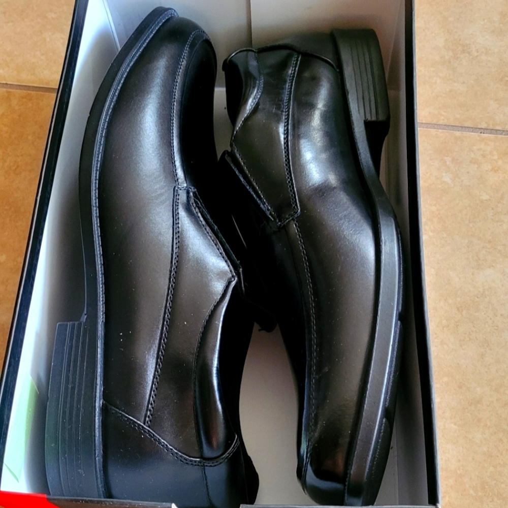 Brand NEW pair of Deer Stags size 13 mens never beennused. With tags leather sho